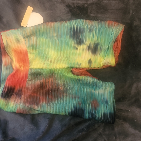 Fit In- Tie Dye- Scrunch Butt- Shorts- Size Medium- NWT - Picture 10 of 12